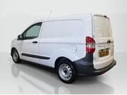 Ford Transit Courier - Image 3