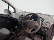 Ford Transit Courier - Image 4
