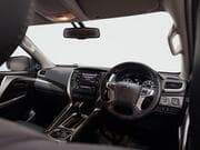 Mitsubishi Shogun Sport - Image 4