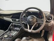 Alfa Romeo Giulia - Image 4