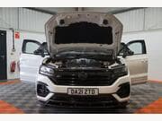 Volkswagen Touareg - Image 8