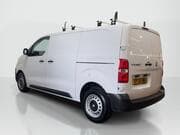 Vauxhall Vivaro - Image 3