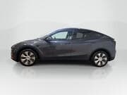 Tesla Model Y - Image 2