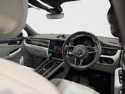 Porsche Macan - Image 4